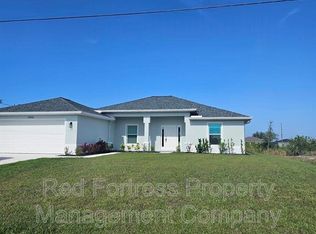 1900 NE 1st Pl, Cape Coral, FL 33909