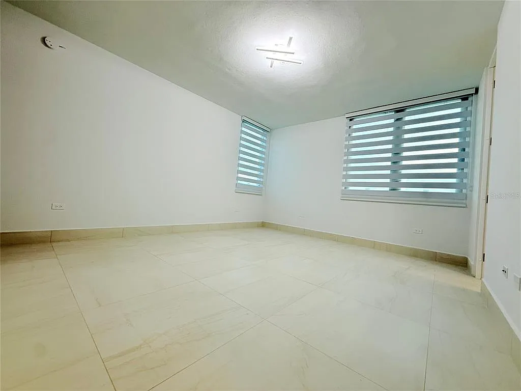 Building Photo - URB RIVIERA PARKVIEW Calle Jasper #122