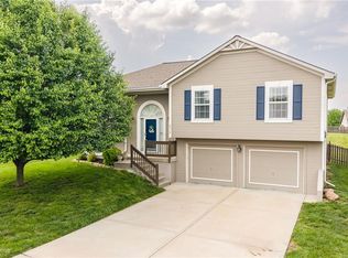 8312 NE 105th St, Kansas City, MO 64157