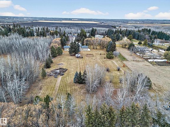 3rd image of 51528 Range Rd #262-37