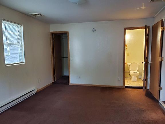 5th image of 234 Manville Ave