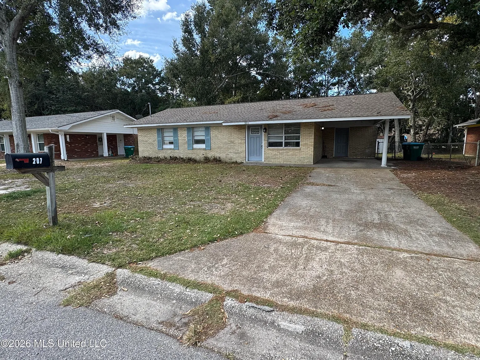 3 bed, 1.5 bath, 1102 sqft, $1,475 — Photo 1