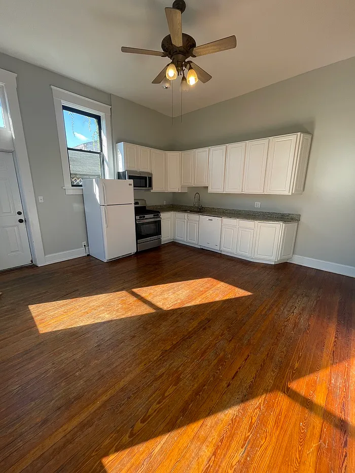 2 bed, 1.0 bath, $1,395 — Photo 3