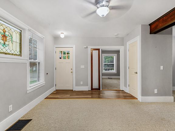 3rd image of 252 Spencer St NE