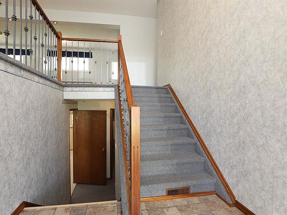 4th image of 58 N 1a St E