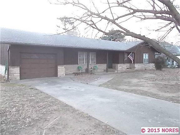 2nd image of 212 N Gertrude Ave