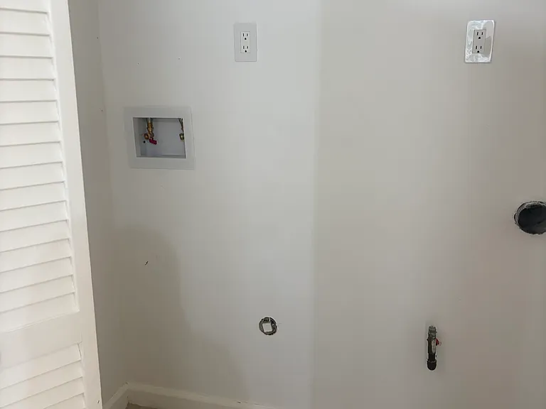 33-35 Pierce St — Photo 1