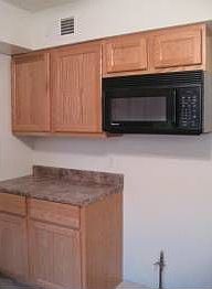 3rd image of 139 Linden Ave