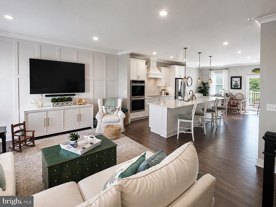 1st image of 12442 Sea Oaks Ln Unit 4