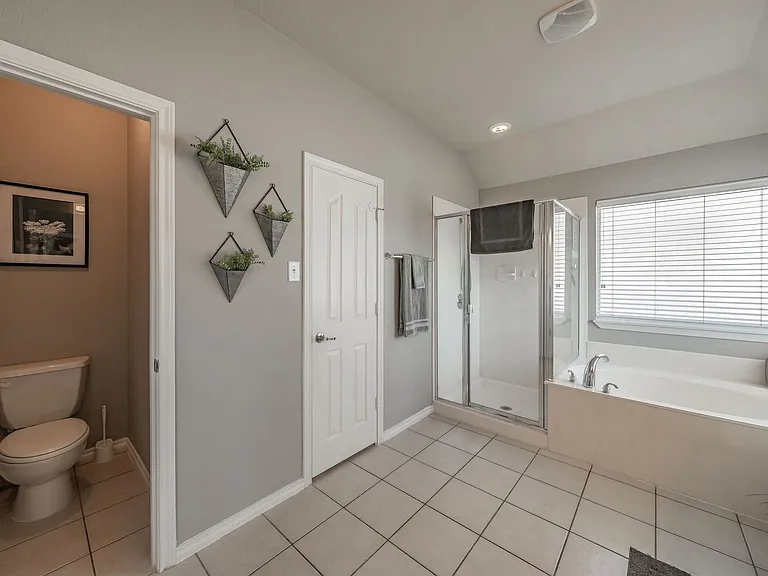 5112 Keating St — Photo 37