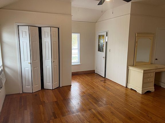 5th image of 3202 Gilbert Dr #3202