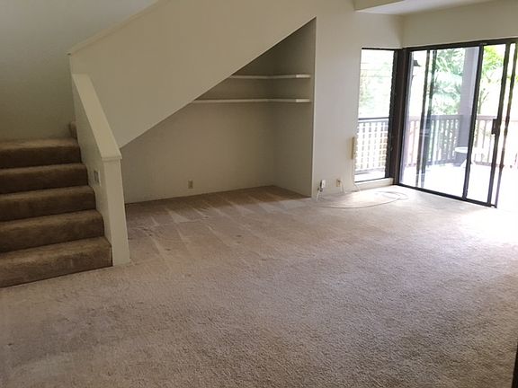 3rd image of 46-48 Aliikane Pl APT 2222
