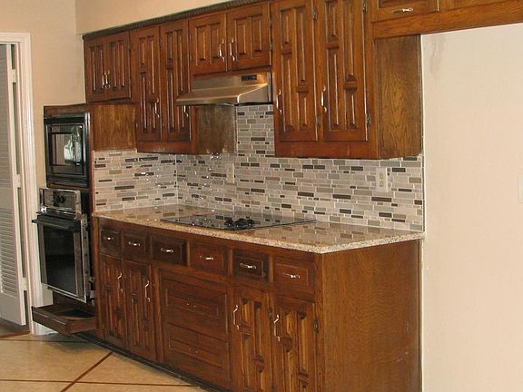 2nd image of 2377 Claridge Cir