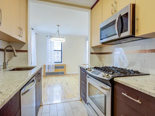 100-25 Queens Boulevard image 16 of 40