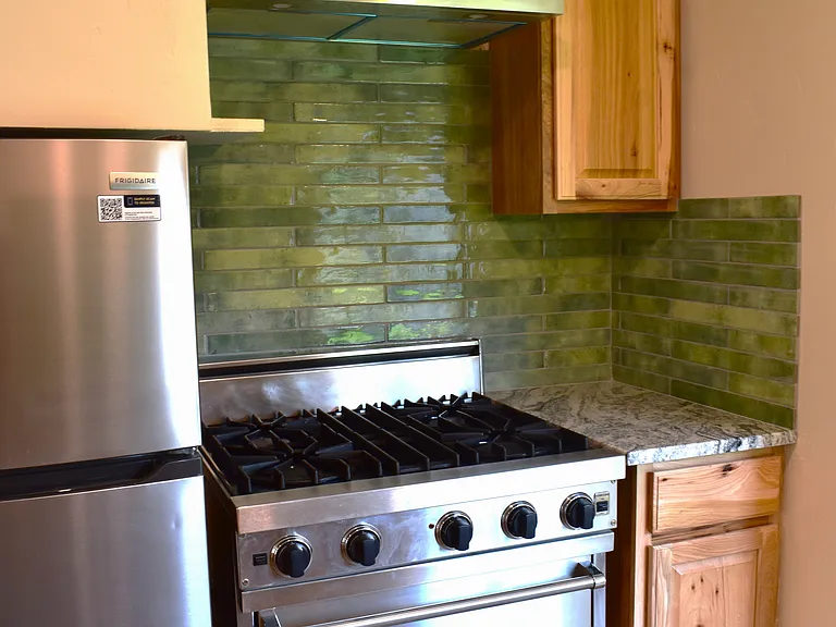 602 Blaine St — Photo 9