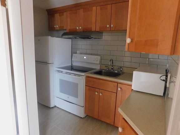 3rd image of 745 Sea St #1