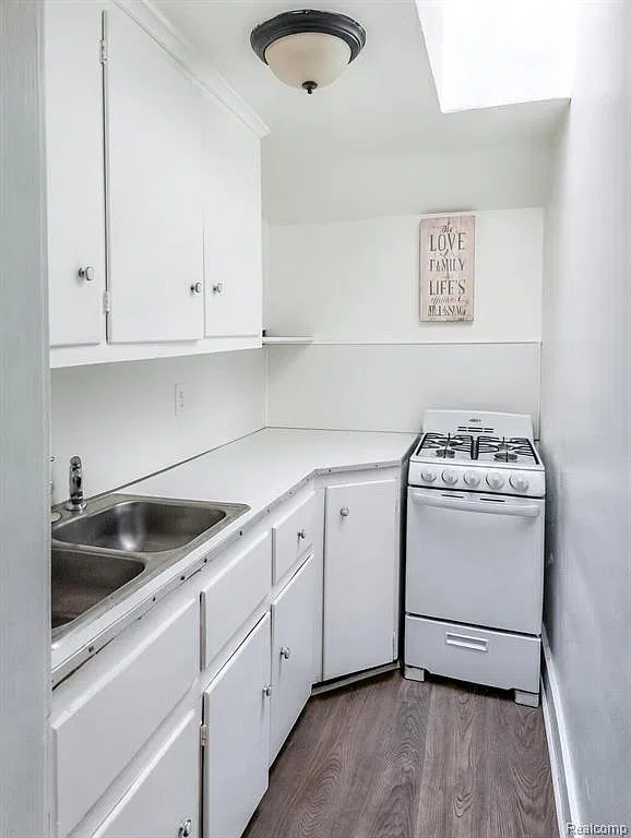 2 bed, 700 sqft, $1,200 — Photo 4
