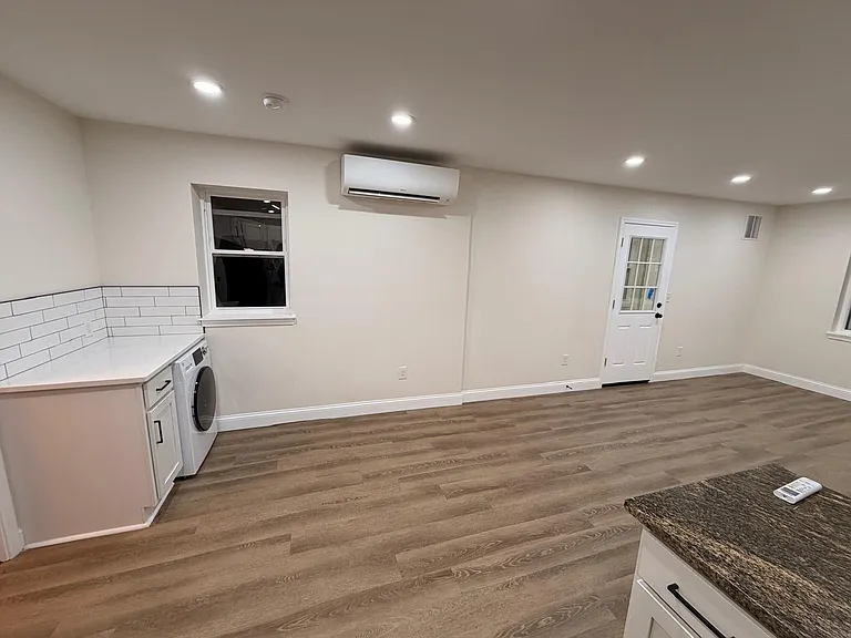538 Clinton Springs Ave #3 — Photo 7