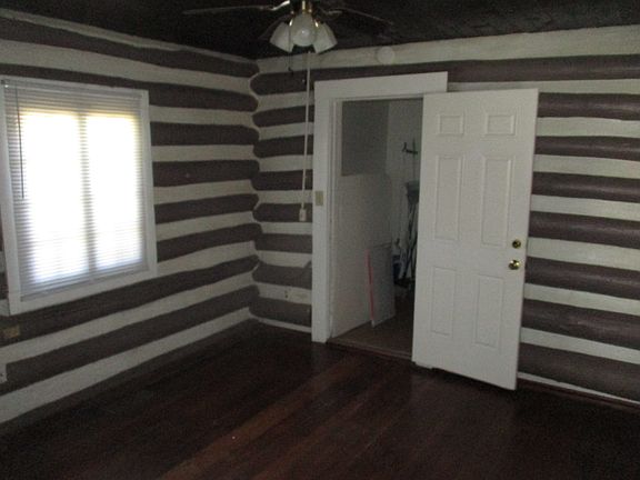 3rd image of 920 Spain Ave