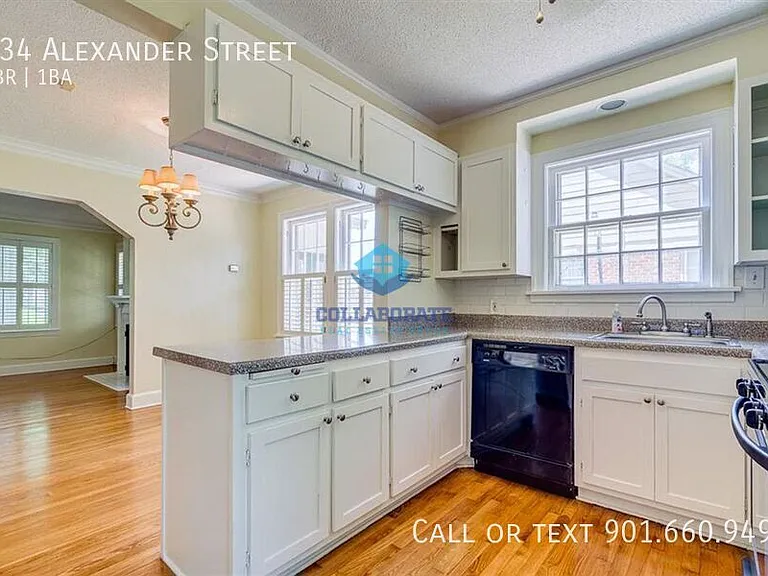 134 Alexander St — Photo 15