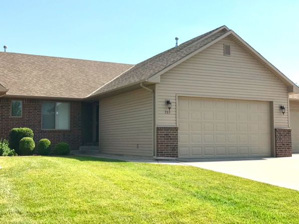 705 W Autumn Ridge Ct, Andover, KS 67002 – 4-bedroom rental in Andover