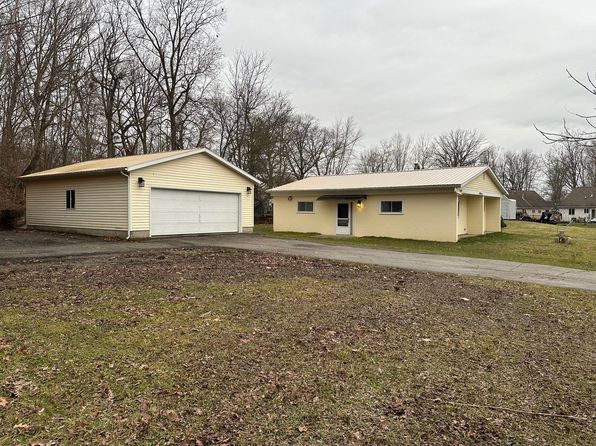 11669 Patterson Lake Dr, Pinckney, MI 48169