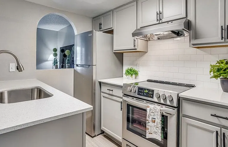 Mateo Apartment Homes — Photo 1
