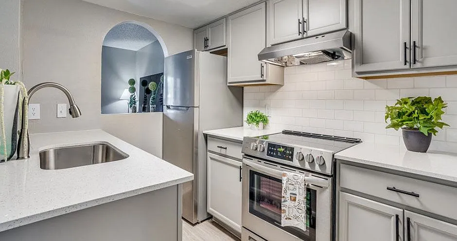 Mateo Apartment Homes