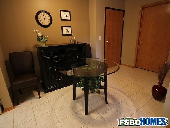 Main Entry / Dining Space