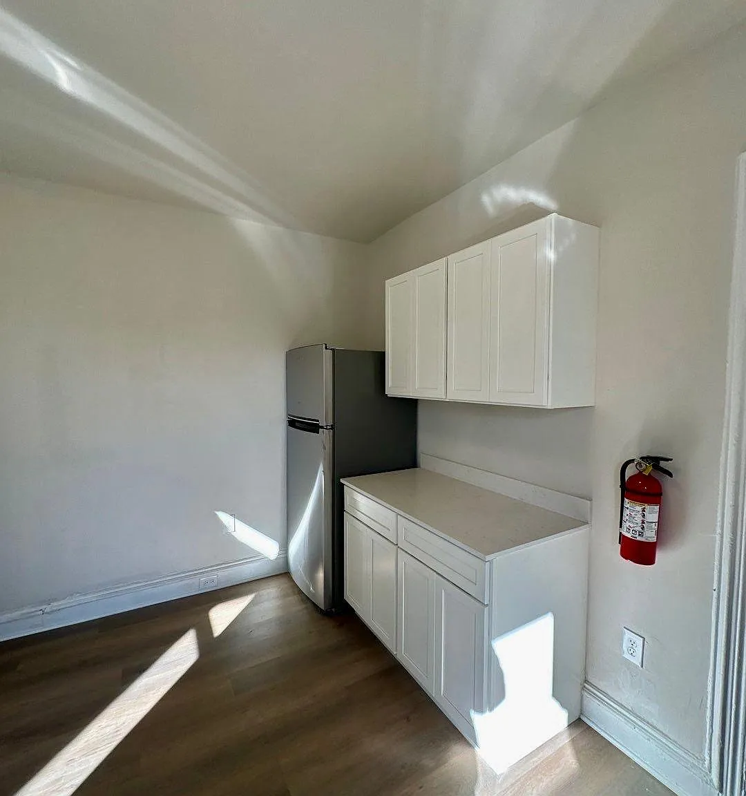 119 Tyler St — Photo 4