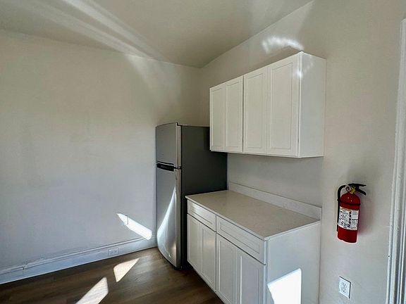 4th image of 119 Tyler St #B