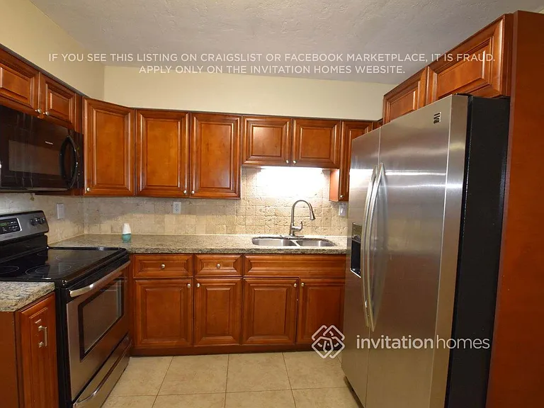 2751 N 66th Ave — Photo 4