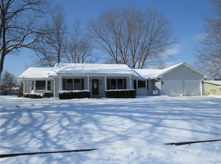 584 Kinney Ln, Columbus, IN 47201