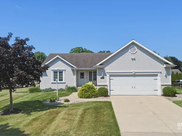1017 Sunset Hills Ct NW, Walker, MI 49534