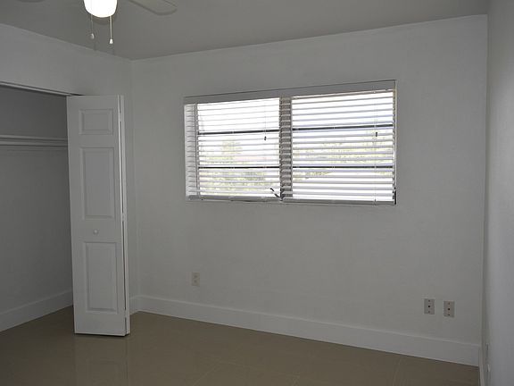 5th image of 16030 NE 19th Ct APT 206