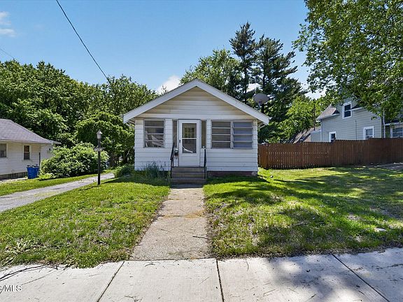 2nd image of 1951 Loxley Rd