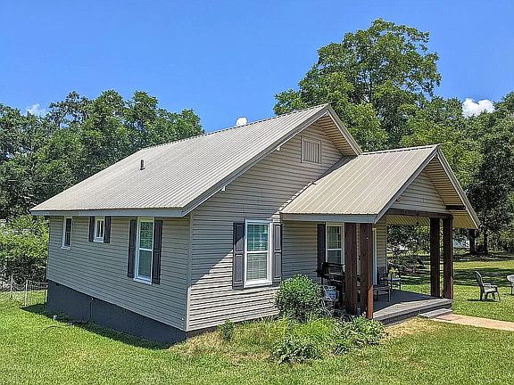 2nd image of 14 Clemson St