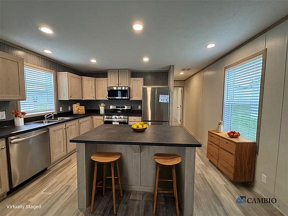 2nd image of 3205 Douglas Ave #8067