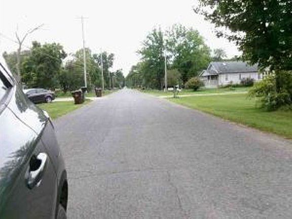 Exterior Neighborhood (street photo)