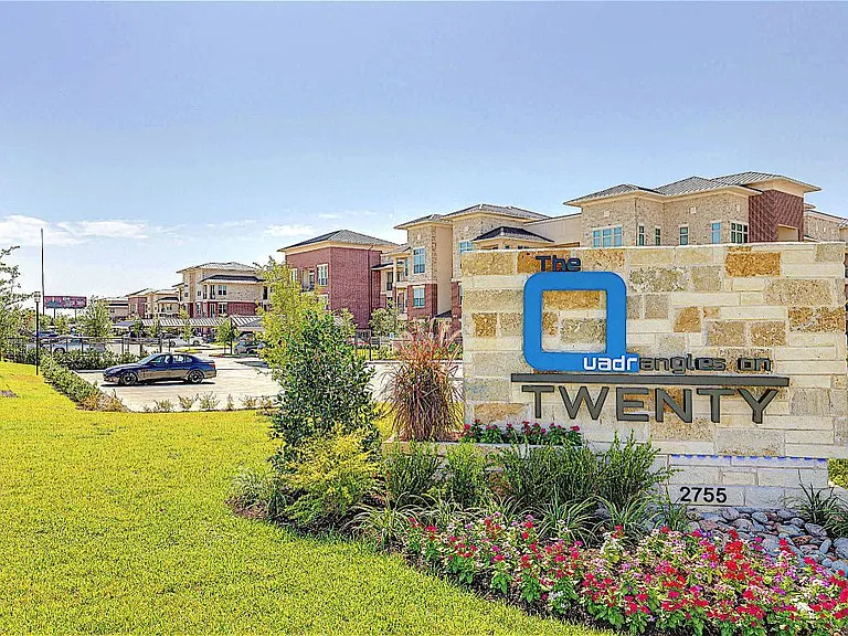 The Quadrangles on Twenty Apartments in Grand Prairie, Texas