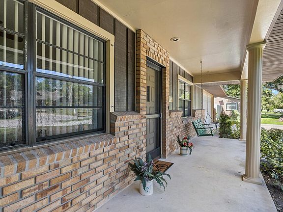 5th image of 351 BAYSINGER Avenue