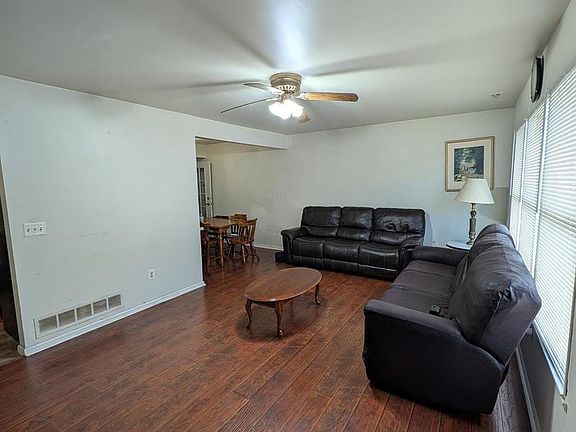 3rd image of 60 Farmhouse Rd