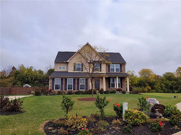 3rd image of 525 Recess Dr
