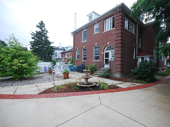 3rd image of 518 Wayne St