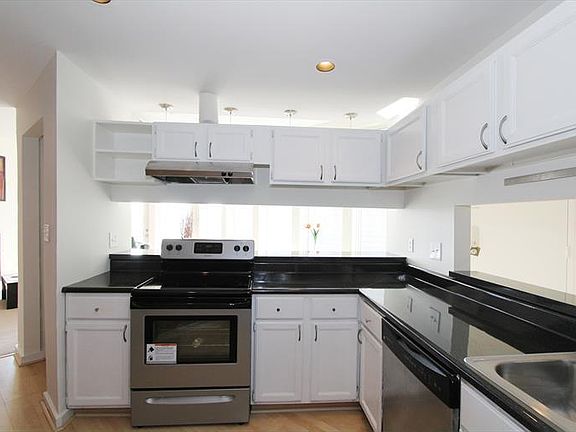 4th image of 1138 Carney St Unit 2