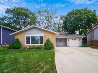 1011 S Finley Rd, Lombard, IL 60148