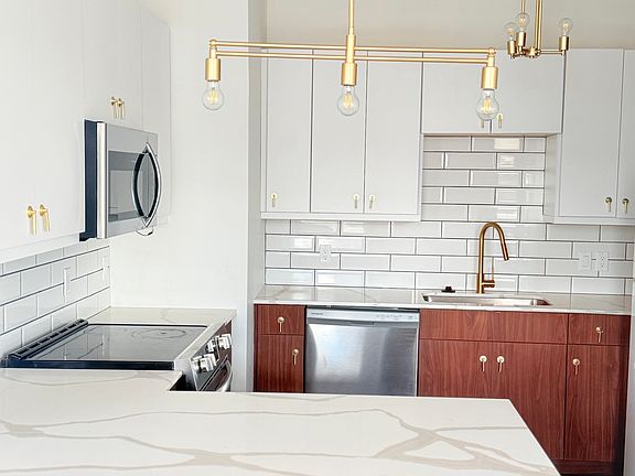 2nd image of 50 S Jefferson St #302