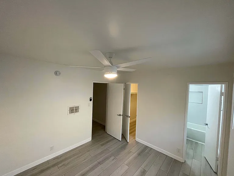 Navy Street Apartments — Photo 18