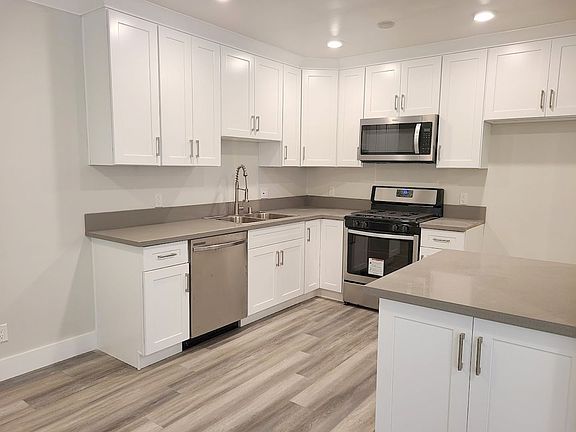 5th image of 14707-14715 W Magnolia Blvd Unit 7
