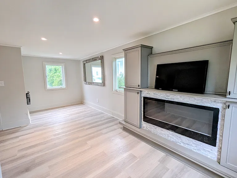232 Broadway — Photo 3